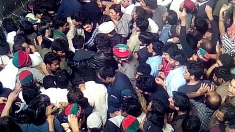 pti workers fighting