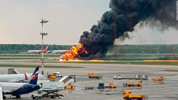 محو پرواز روسی طیارے میں آگ لگ گئی۔ 13 ہلاک