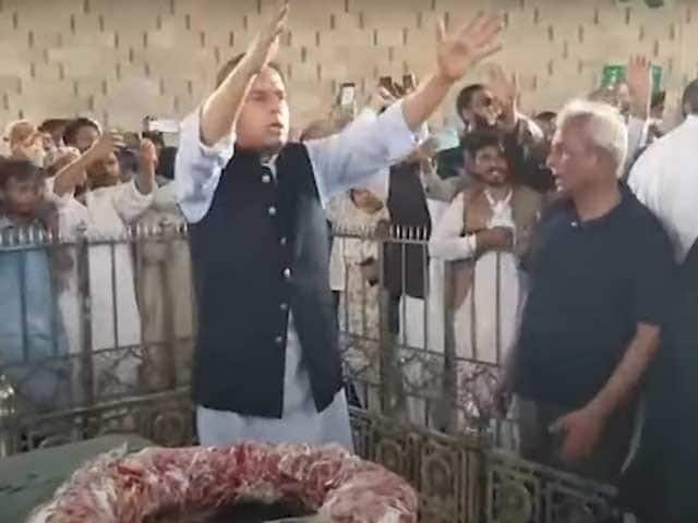 captain-safdar-released-on-bail-hours-after-arrest