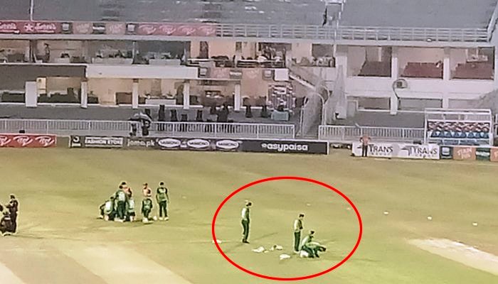 Pakistani players offering prayers during ongoing match