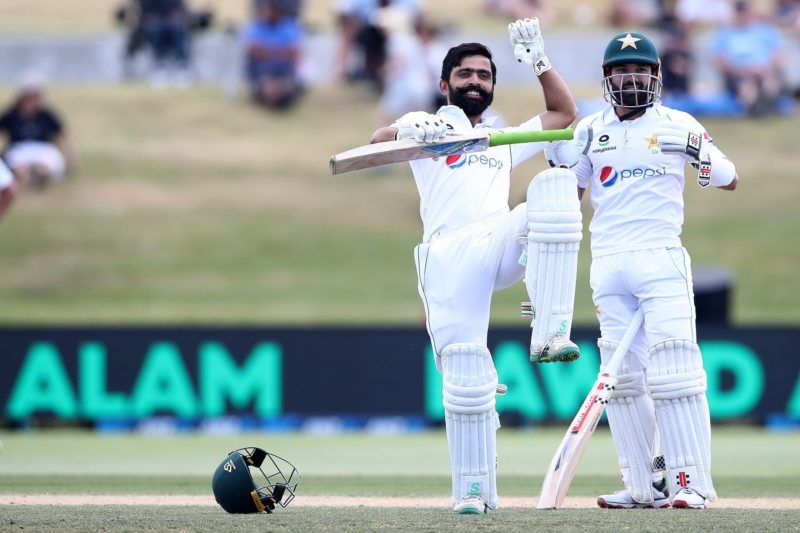 11 baras baad Test century fawad alam ne tareekh raqam ker di